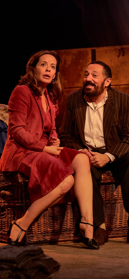 ¡AY, CARMELA!