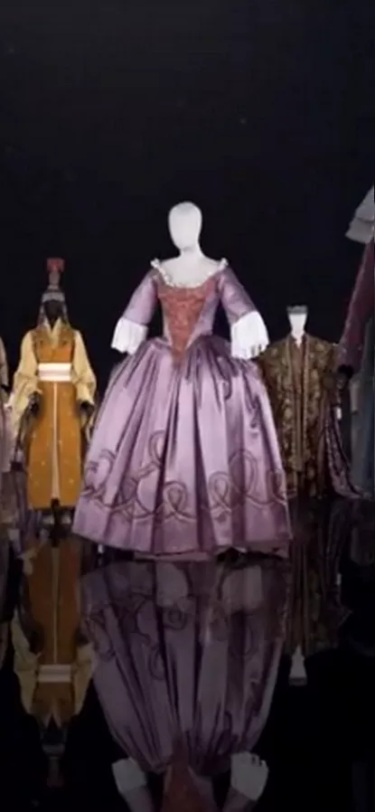 Peris Costumes
